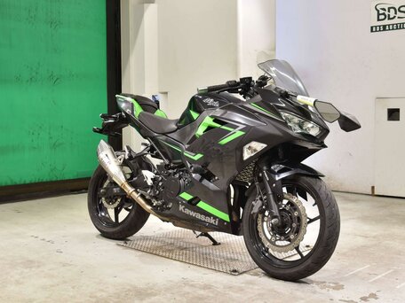2018 Kawasaki Ninja 400, чёрный, 629000 рублей, вид 3