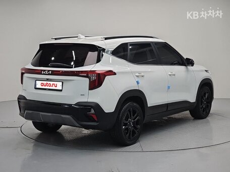 2023 Kia Seltos I Рестайлинг, белый, 2390000 рублей, вид 4