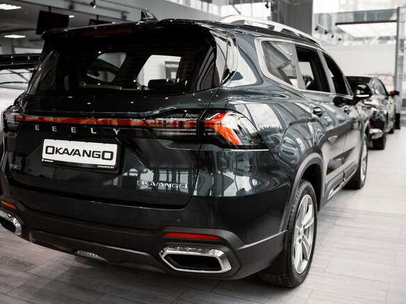 2025 Geely Okavango I Рестайлинг, серый, 3988990 рублей - вид 4