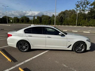 2018 BMW 5 серии 520d VII (G30/G31/G38), белый, 3450000 рублей, вид 5