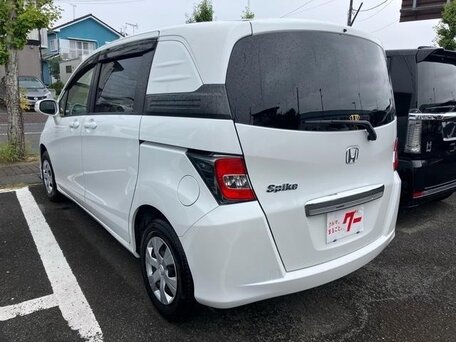 2014 Honda Freed Spike I Рестайлинг, белый, 780000 рублей, вид 4