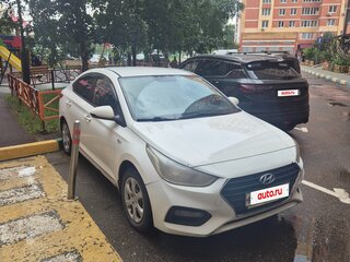 2018 Hyundai Solaris II, белый, 800000 рублей, вид 2