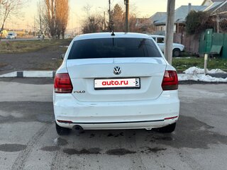 2017 Volkswagen Polo V Рестайлинг, белый, 650000 рублей, вид 4