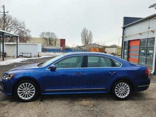 2016 Volkswagen Passat (North America and China) I Рестайлинг, синий, 1600000 рублей, вид 4