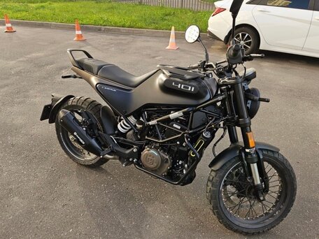 2021 Husqvarna Svartpilen 401, чёрный, 530000 рублей, вид 5