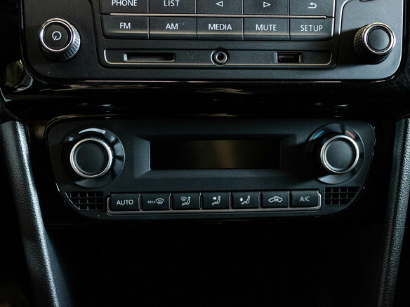 2017 Volkswagen Polo V Рестайлинг, серебристый - вид 18