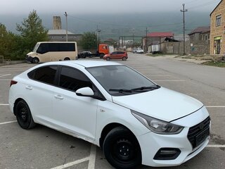 2017 Hyundai Solaris II, белый, 670000 рублей, вид 5
