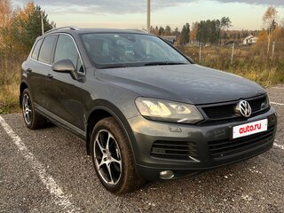 2013 Volkswagen Touareg II, серый, 2577777 рублей, вид 2