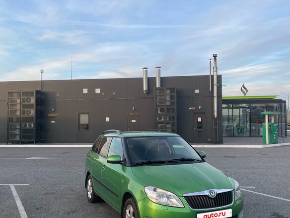 2011 Skoda Fabia II Рестайлинг, зелёный, 950000 рублей - вид 3