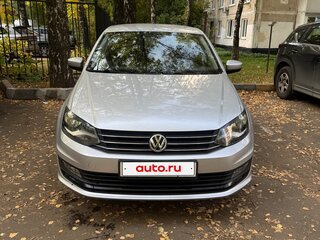 2017 Volkswagen Polo V Рестайлинг, серебристый, 1000000 рублей, вид 1