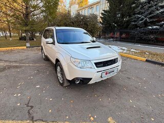 2011 Subaru Forester III Рестайлинг, белый, 2150000 рублей, вид 4