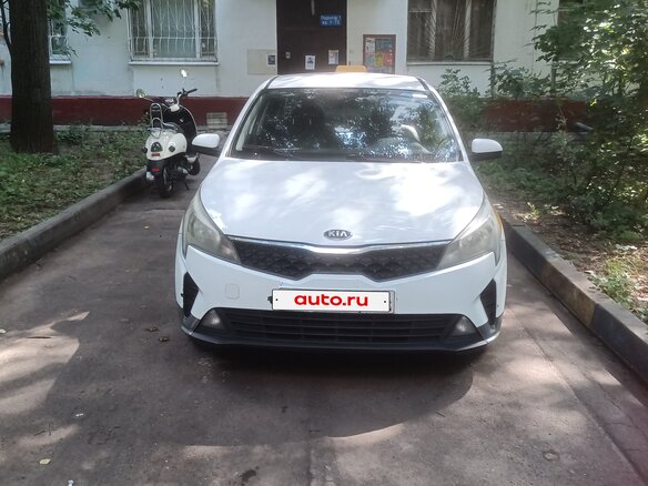 2021 Kia Rio IV Рестайлинг, белый