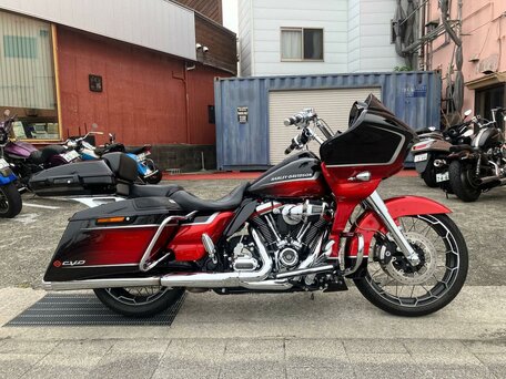 2021 Harley-Davidson CVO Road Glide, чёрный, 3177000 рублей, вид 2