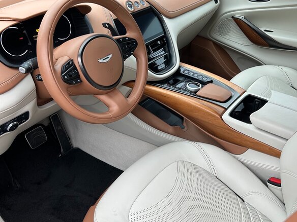 2022 Aston Martin DBX I, зелёный, 15900000 рублей - вид 2