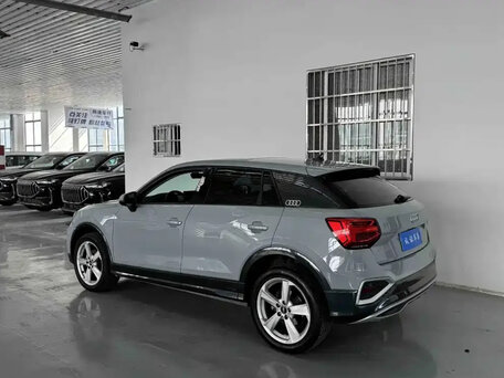 2022 Audi Q2 L 35 TFSI I Рестайлинг, серебристый, 2050000 рублей, вид 4