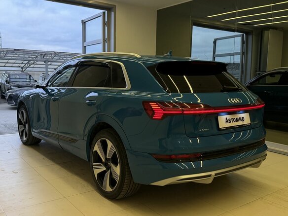 2020 Audi e-tron 55 I, голубой, 4390000 рублей - вид 6