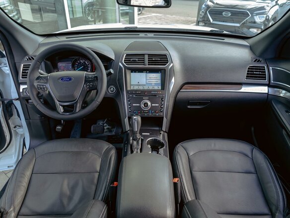 2018 Ford Explorer V Рестайлинг, белый, 2335000 рублей - вид 34