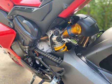 2024 Ducati Panigale V4, красный, 4200000 рублей, вид 4