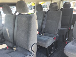 2019 Toyota HiAce H200 Рестайлинг, бежевый, 5400000 рублей, вид 2
