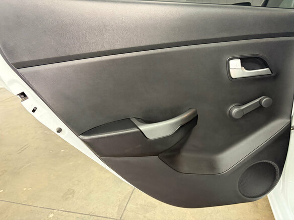 2013 Kia Rio III, белый, 897000 рублей - вид 16