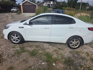 2014 Kia Rio III, белый, 450000 рублей, вид 4