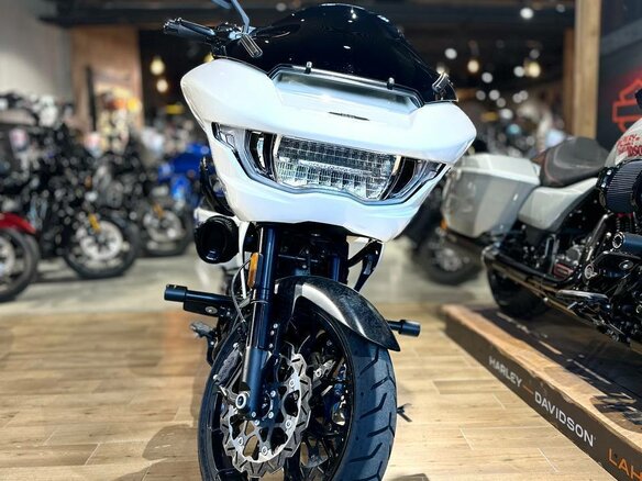2024 Harley-Davidson CVO Road Glide ST, белый, 4900000 рублей - вид 8