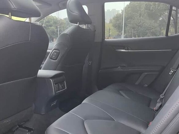 2025 Toyota Camry VIII (XV70) Рестайлинг, чёрный, 4027000 рублей - вид 15
