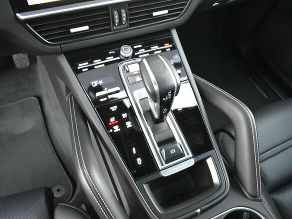 2021 Porsche Cayenne III, красный, 8990000 рублей - вид 24