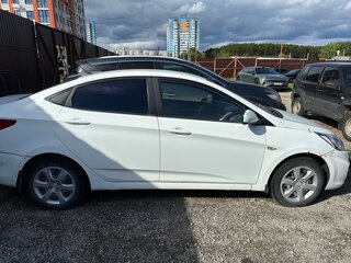 2013 Hyundai Solaris I, белый, 250000 рублей, вид 4