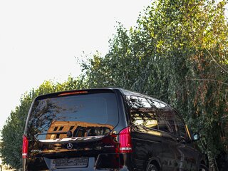 2022 Mercedes-Benz V-Класс Extra Long 300 d экстра длинный III (W447) Рестайлинг, чёрный, 7750000 рублей, вид 4