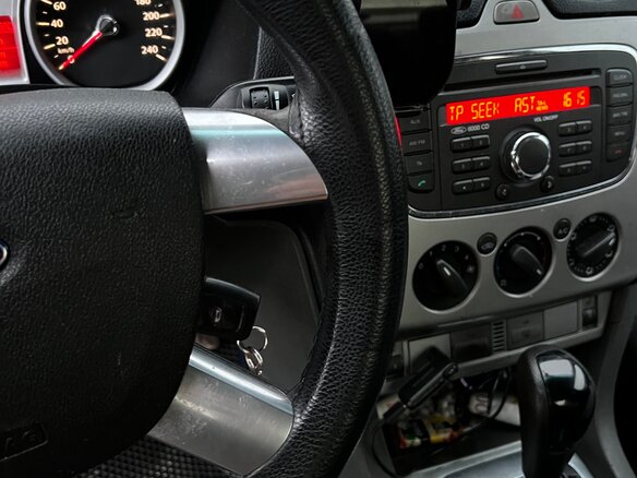 2011 Ford Focus II Рестайлинг, чёрный, 580000 рублей - вид 8