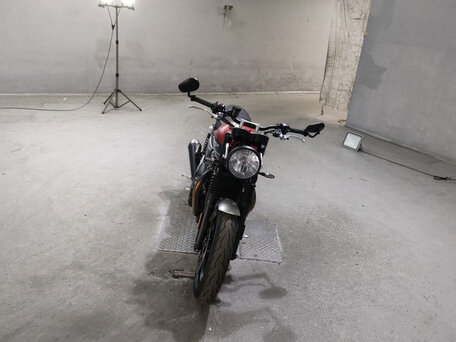 2023 Triumph Speed Twin, красный, 900000 рублей, вид 3