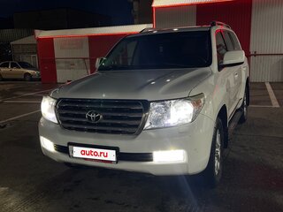 2011 Toyota Land Cruiser 200 Series, белый, 2800000 рублей, вид 3