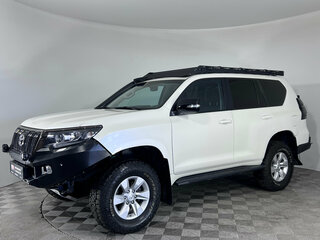 2022 Toyota Land Cruiser Prado 150 Series Рестайлинг 3, белый, 6500000 рублей, вид 1