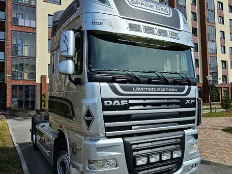 2008 DAF XF 105, серебристый, 5900000 рублей, вид 1