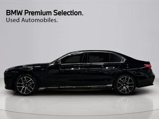 2025 BMW 7 серии 740i xDrive VII (G70), чёрный, 13400000 рублей, вид 4