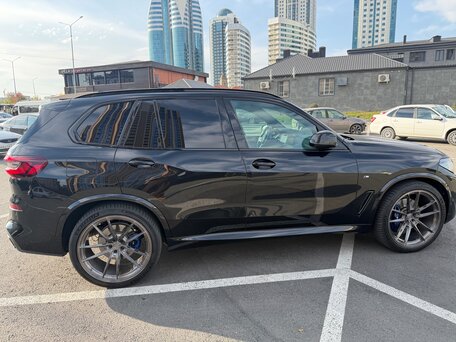 2022 BMW X5 30d IV (G05/G18), чёрный, 8500000 рублей, вид 5