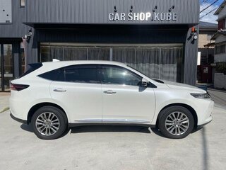 2019 Toyota Harrier III (XU60) Рестайлинг, белый, 2490000 рублей, вид 4
