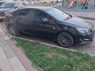 2013 Opel Astra J Рестайлинг, чёрный, 670000 рублей, вид 5