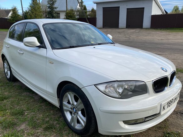 2011 BMW 1 серии 118i I (E81/E82/E87/E88) Рестайлинг, белый, 800000 рублей