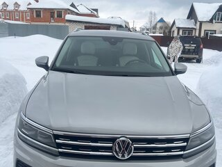 2019 Volkswagen Tiguan II, серебристый, 2000000 рублей, вид 1