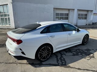2021 Kia K5 III, белый, 2990000 рублей, вид 4