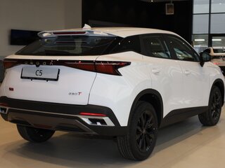 2025 Omoda C5 I Рестайлинг, белый, 2729000 рублей, вид 5