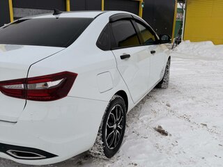 2024 Lada (ВАЗ) Vesta I Рестайлинг (NG), белый, 1300000 рублей, вид 3