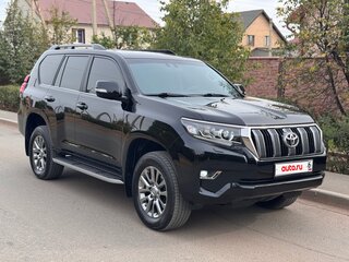 2017 Toyota Land Cruiser Prado 150 Series Рестайлинг 2, чёрный, 4450000 рублей, вид 3