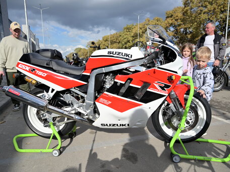 1990 Suzuki GSX-R 750, красный, 900000 рублей, вид 3
