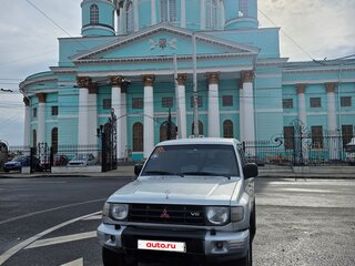 1998 Mitsubishi Pajero II Рестайлинг, серебристый, 700000 рублей, вид 2