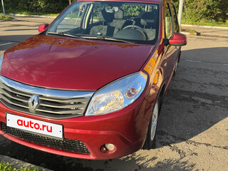 2011 Renault Sandero I, красный, 700000 рублей, вид 1