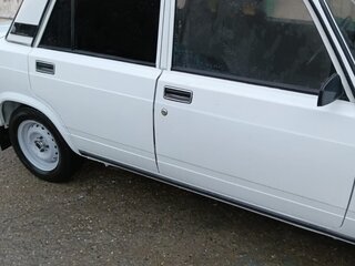 2010 Lada (ВАЗ) 2105, белый, 250000 рублей, вид 4