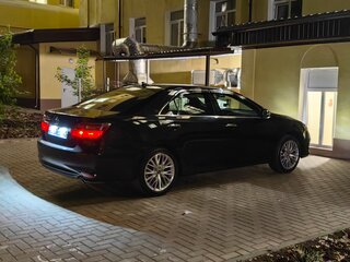 2017 Toyota Camry VII (XV50) Рестайлинг 2, чёрный, 2350000 рублей, вид 4